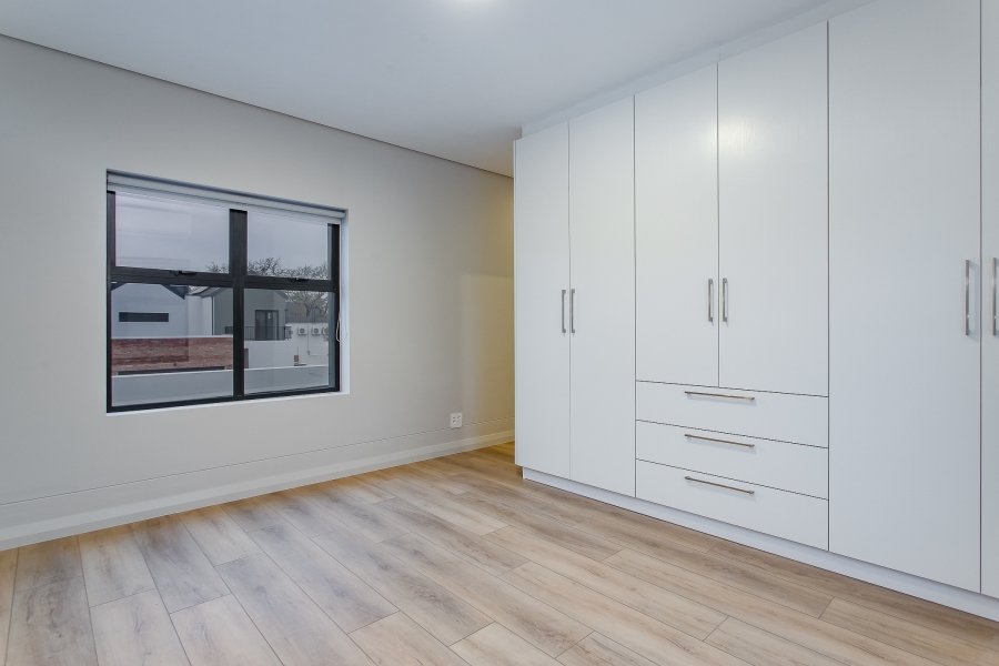 3 Bedroom Property for Sale in Lemoenkloof Western Cape